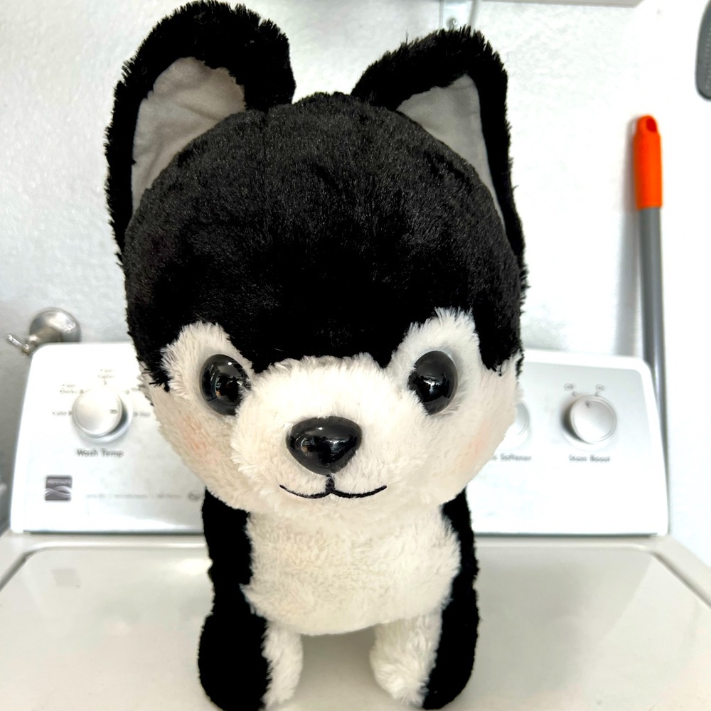 Super adorable plushie dog